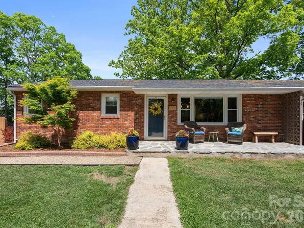 343 Oakview Park Rd, Asheville, NC 28803
