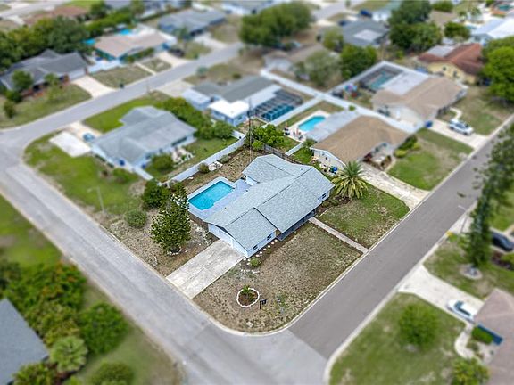 3rd image of 3810 18th Ave W