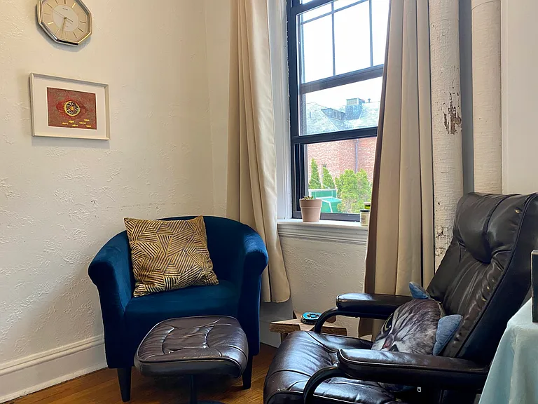 120 Riverway #8 — Photo 4