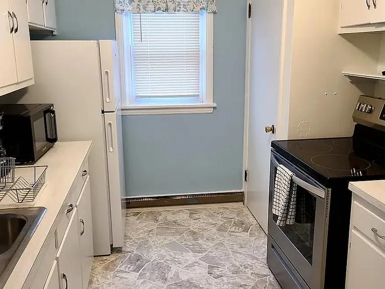 237 Day Dr — Photo 5