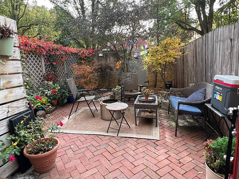 2610 Parrish St — Photo 4
