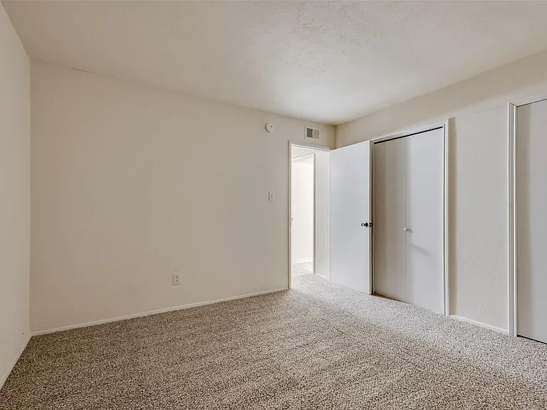 Sunflower Dr — Photo 21