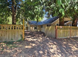 1910 NE 117th St, Seattle, WA 98125