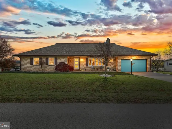 4330 Briarwood Ct, York, PA 17408