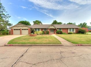 1611 Holliday Dr, Norman, OK 73069