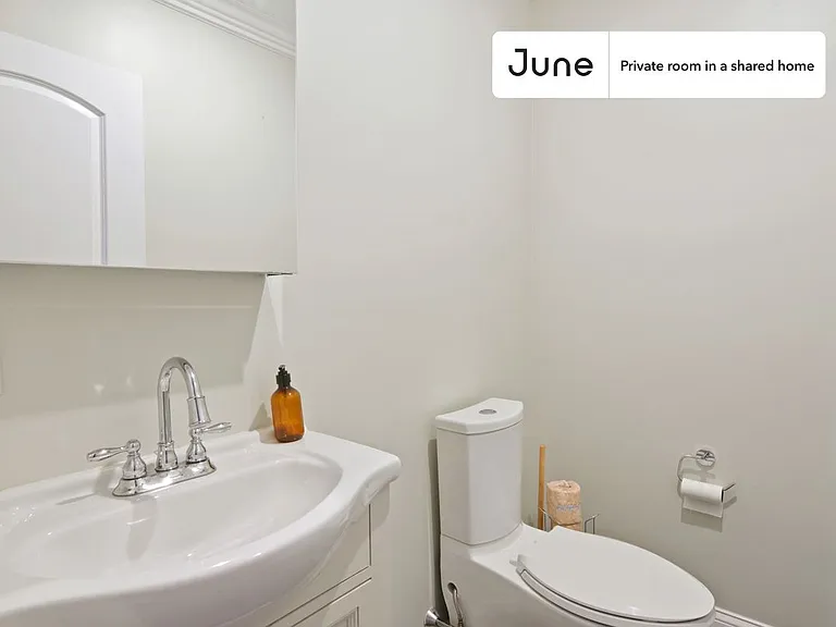 490 Washington St #C — Photo 10