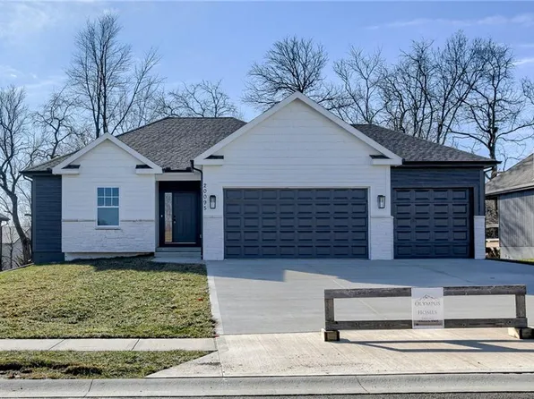 20095 W 221st St, Spring Hill, KS 66083