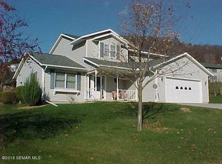 220 Eagles Bluff Rd, La Crescent, MN 55947