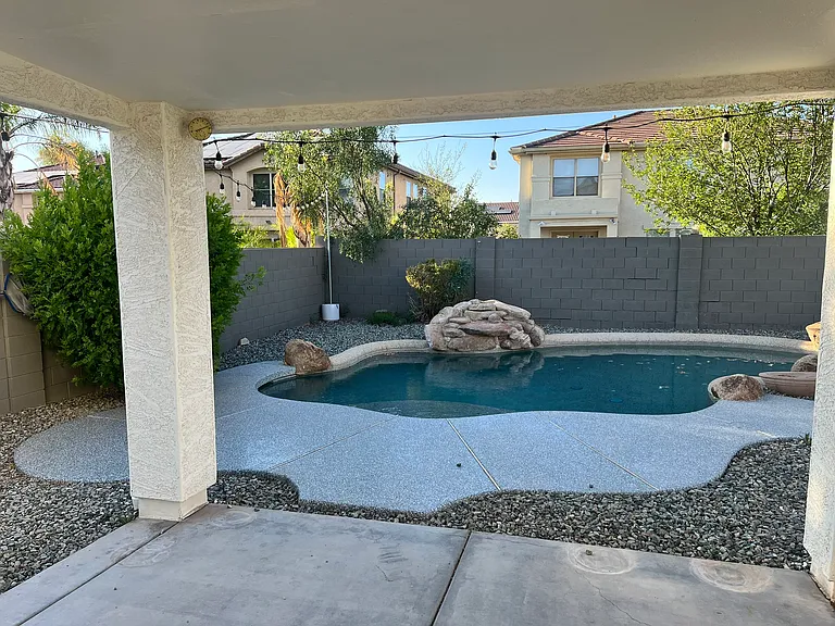 3728 E Liberty Ln — Photo 38