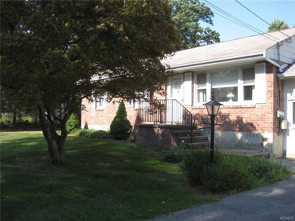 1st image of 32 Garden Dr