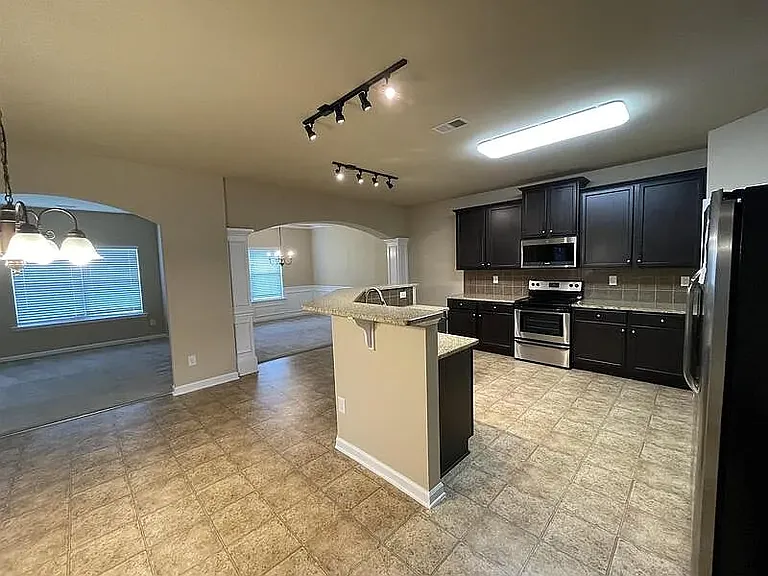 6069 Reynolds Cir — Photo 15