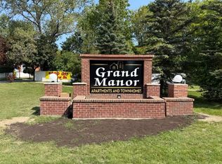 1600 Suncrest Dr, Flint, MI 48504