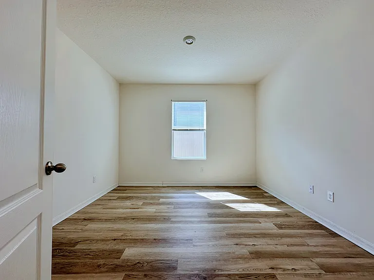 2681 Magnolia Ave — Photo 10