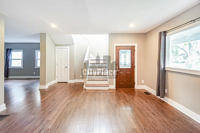 1548 Lexington Ave — Photo 7