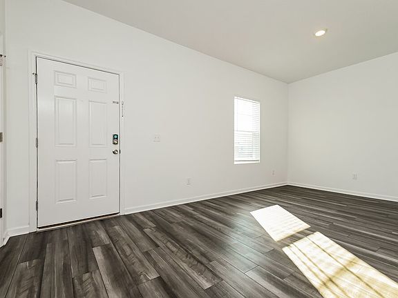 4th image of 773 Ocean Spray Dr