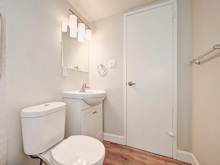 380 Forfar St E — Photo 19