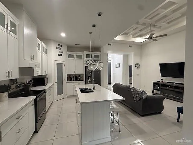 3 bed, 2.0 bath, 1592 sqft, $2,200 — Photo 4