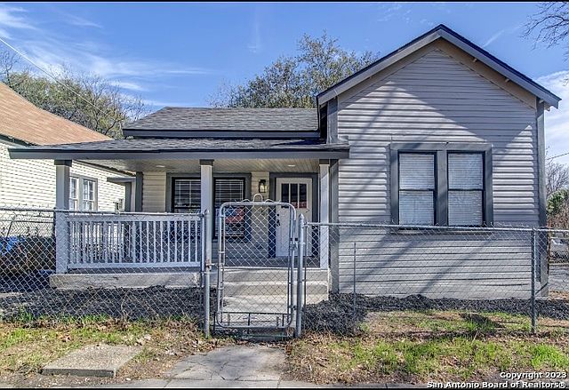 1st image of 418 SPOFFORD AVE