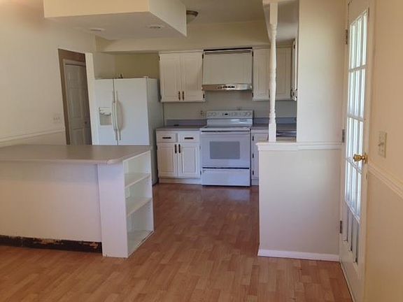 3rd image of 3828 N Thornwood Ave