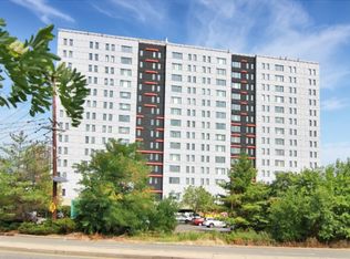 190 Old River Rd #920, Edgewater, NJ 07020