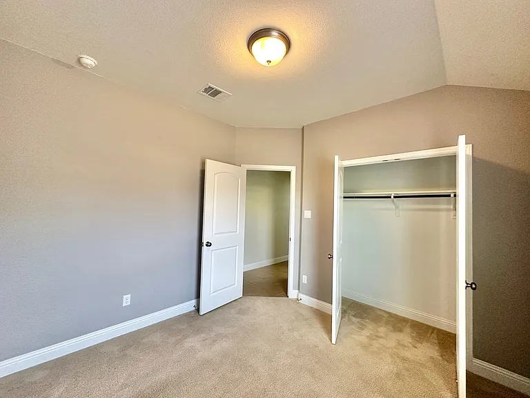 830 Old World Dr — Photo 24