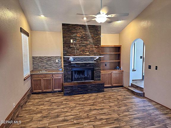 3rd image of 561 Dorsey Dr