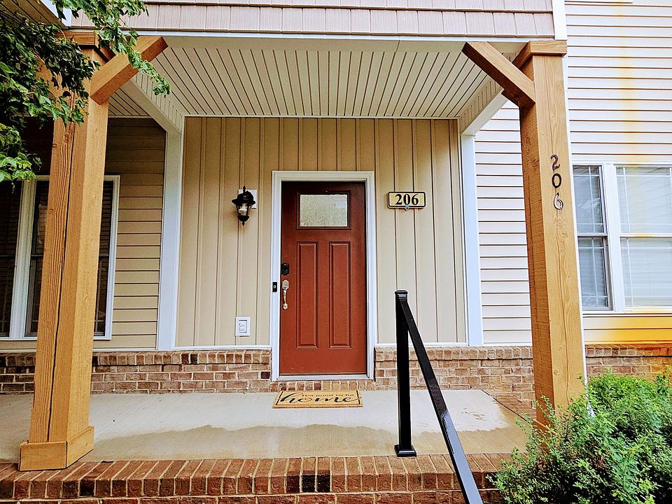 1st image of 206 Capital St #206