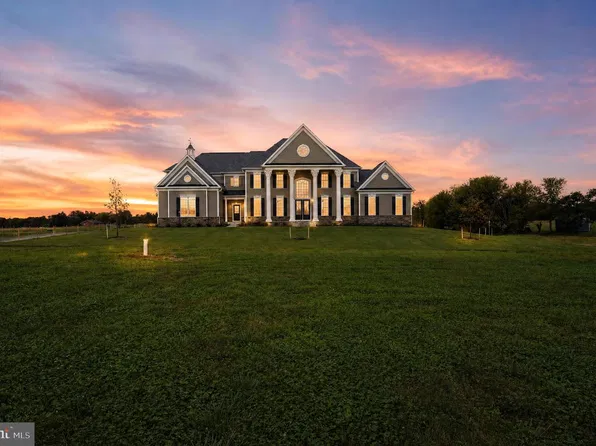 12221 Parkgate Dr, Nokesville, VA 20181