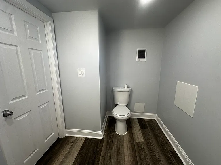 5607 N American St #B — Photo 7