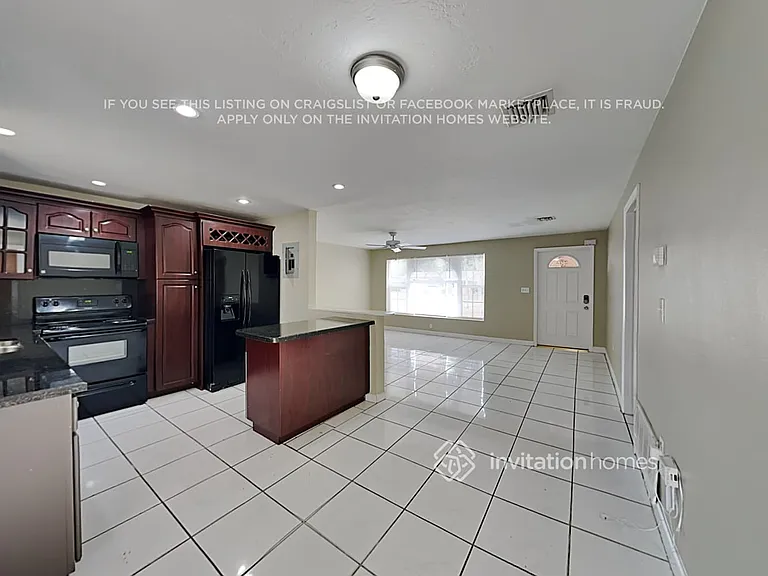 2401 Jamaica Dr — Photo 7