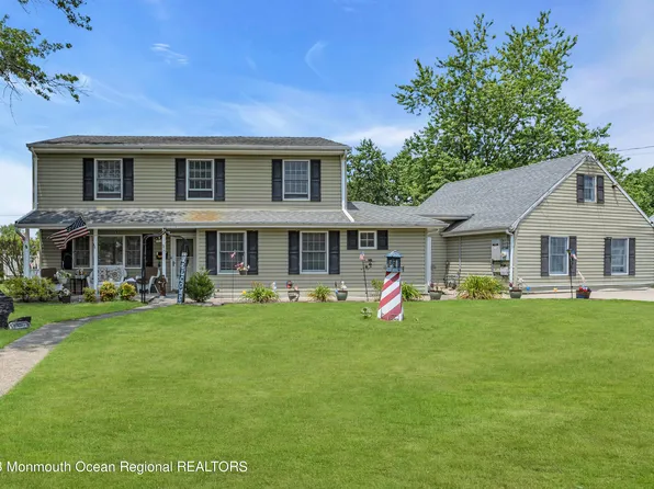 8 Wagon Road, Hazlet, NJ 07730