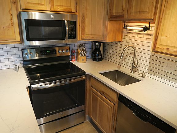 Full kitchen complete with all of your cooking needs