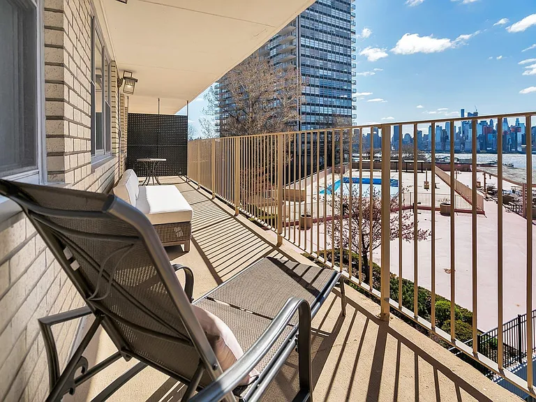 6040 Boulevard East #3F — Photo 9