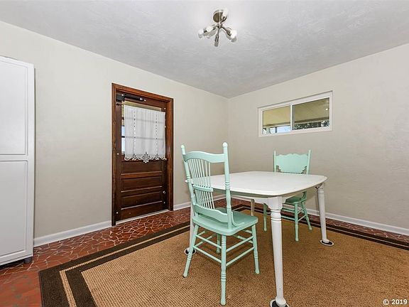 5th image of 1017 NE 156th Ave