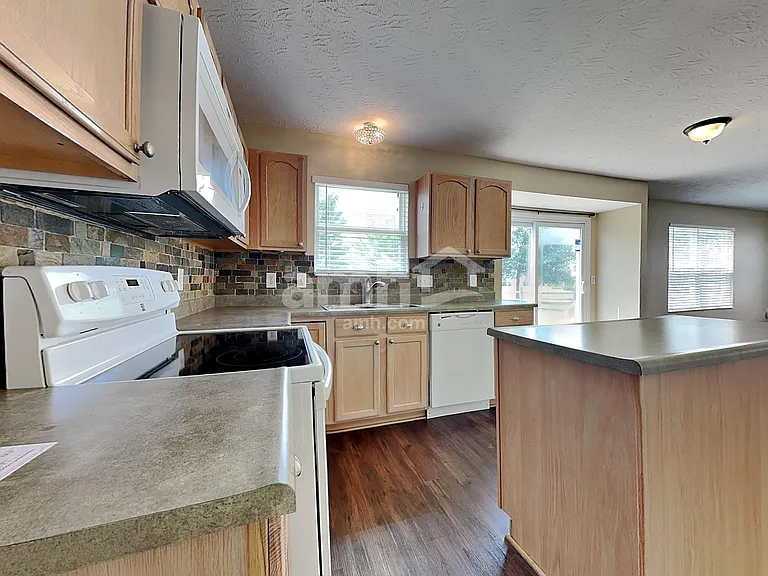 5632 Sunrise View Cir — Photo 3