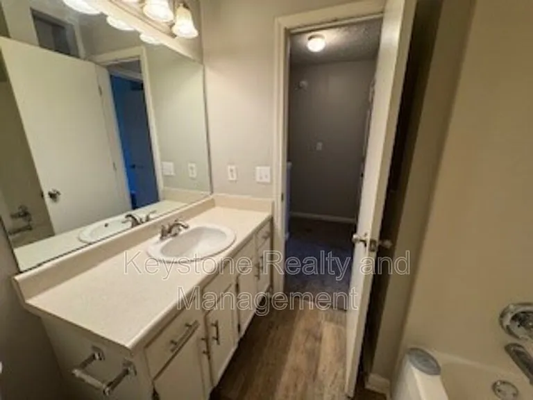 3318 Royster Ln #D — Photo 10