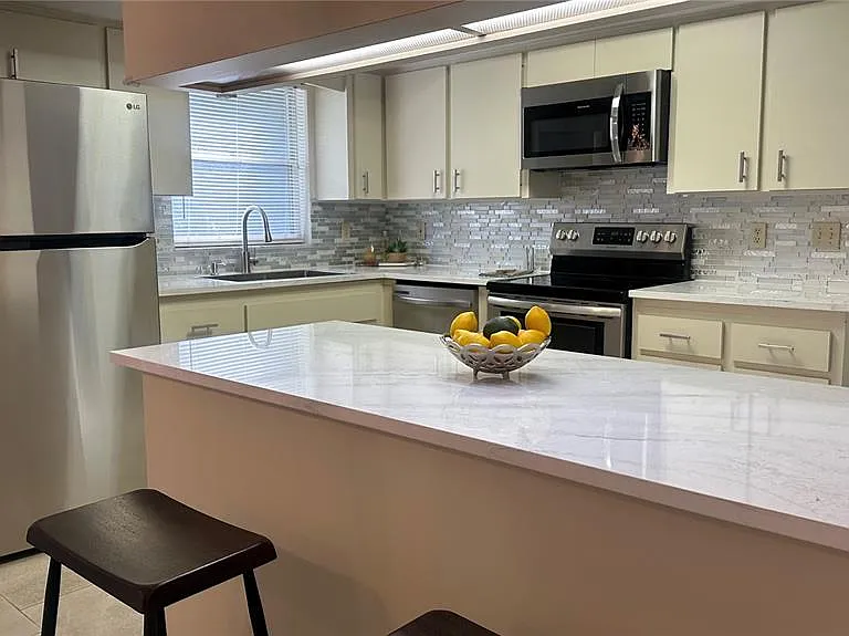 2193 Cork Oak St E — Photo 11