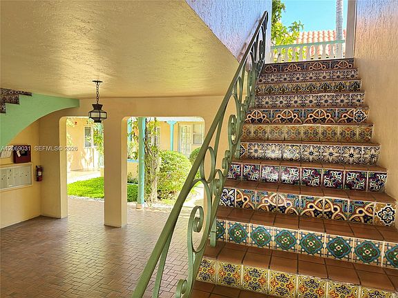 5th image of 736 13th St APT 213