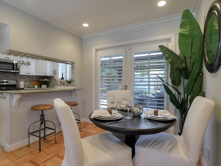 3912 Durand Dr — Photo 8