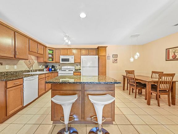 5th image of 9103 Kennedy Ave Unit 1-A