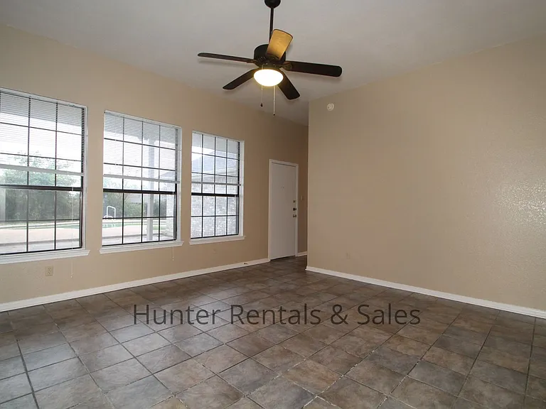 1012 Windy Hill Rd — Photo 12