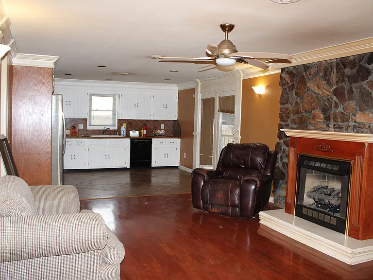 1260 Ridgecrest Ave — Photo 6