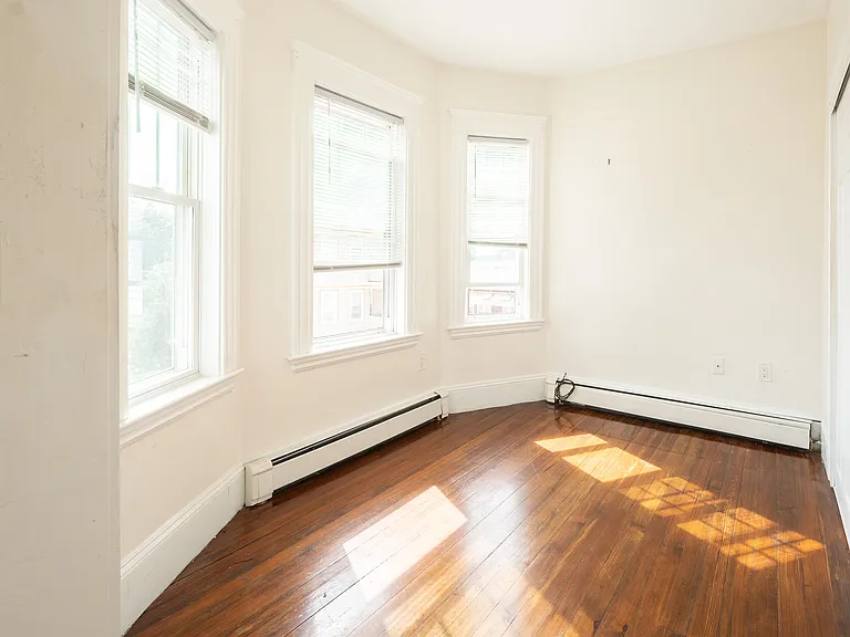23 Greenock St #3 — Photo 10