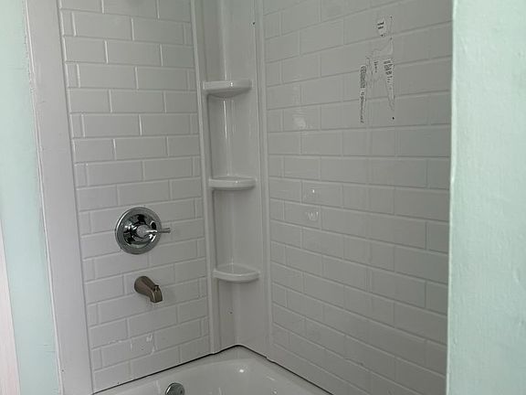 5th image of 320 Main St #1