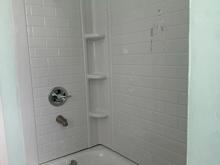 320 Main St #1 — Photo 5