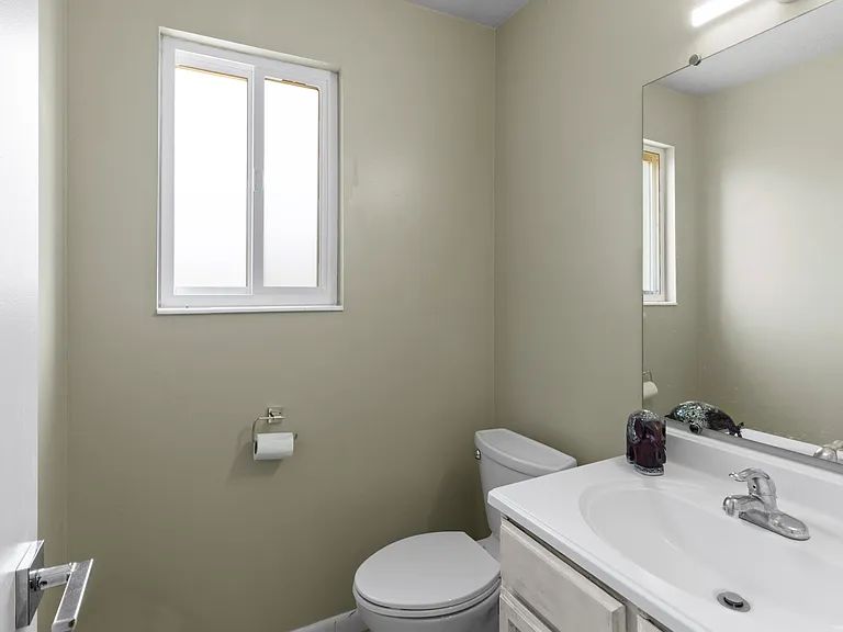 1910 E Southbridge Way — Photo 15
