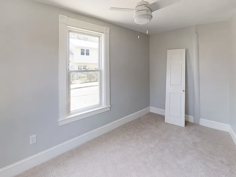 836 Canterbury St #1L — Photo 3