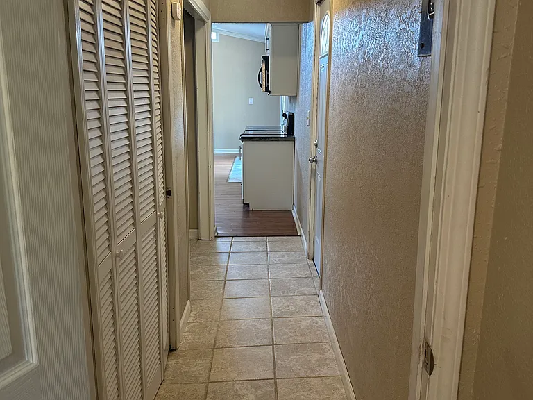 1610 S Saint Louis Ave #1 — Photo 23