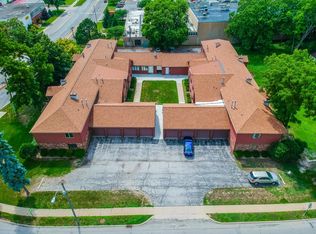 601 N Main St APT 3N, Normal, IL 61761