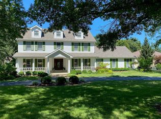 2045 Wilson Ridge Ln, Chesterfield, MO 63005